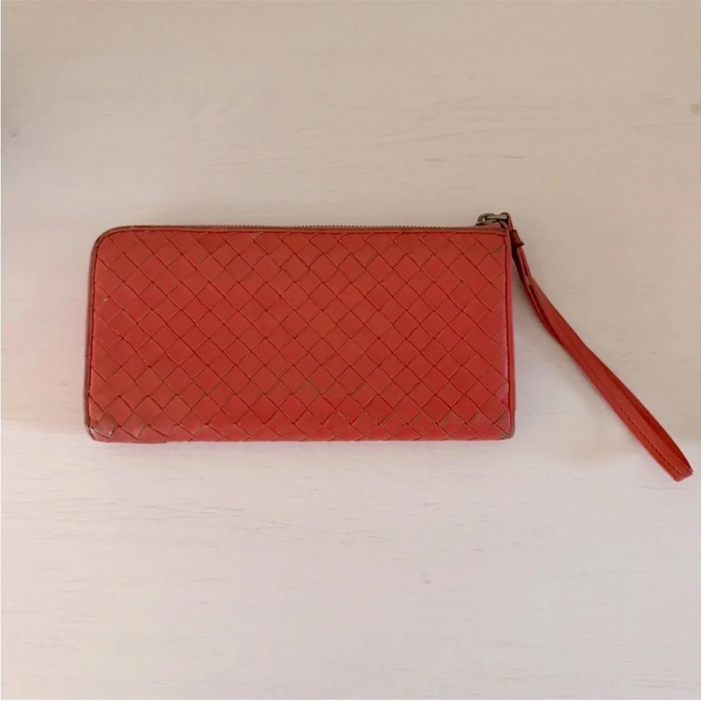 EUC-Bottega Veneta Coral Intrecciato Leather Long Wallet